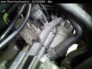 showyoursound.nl - BomBAStic  - bas - SyS_2008_10_22_16_45_52.jpg - p+ kabel goed vast gezet want hij loopt langs de ventilators van de motor./p