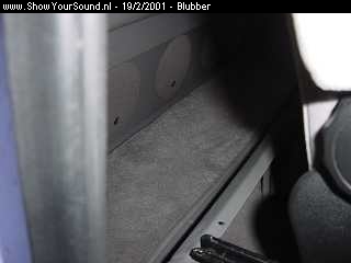 showyoursound.nl - Very Stealth install - blubber - Dsc00021.jpg - Here all the panels back in the car giving it a very stealth look.