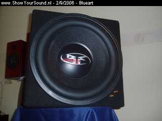 showyoursound.nl - blue art DEMO auto - blueart - SyS_2006_9_2_10_28_12.jpg - Finally subwoofer is klaar, en ready for installing. ( i wonder what this baby does )/PP