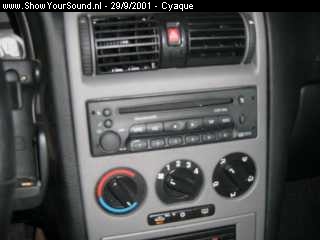showyoursound.nl - SUPER OPEL ASTRA COUPÉ FROM SPAIN - cyaque - Dsc00013.jpg - this is a false radio, here you can´t show your material