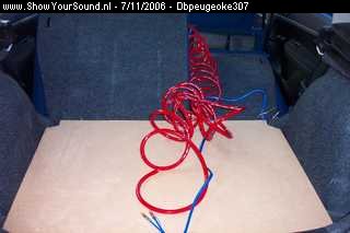showyoursound.nl - db peugeoke 307        - dbpeugeoke307 - SyS_2006_11_7_15_20_35.jpg - beginnen te leggen an de 15 meter 50 carre plus kabel en 15 meter massa kabel /PPvan het merk sinus live is speciaal getwiste 