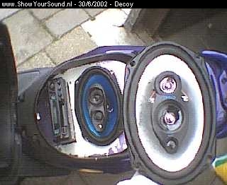 showyoursound.nl - sound sfx =) - decoy - scooter2.jpg - de us blaster (die blauwen ) heb ik er weer uit gehaalt en vervangen met mijn oudere luidspreker want daar kwam toch mooie geluid uit