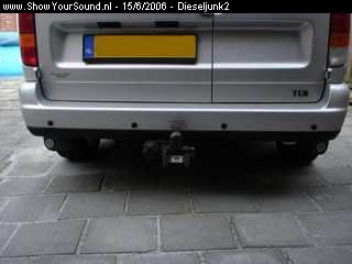 showyoursound.nl - snelle caddy met leuke instal. (Verkocht) - dieseljunk2 - SyS_2006_6_15_22_2_19.jpg - om het leven iets makklijker te maken met achter uit rijden. parkeer sensoren.