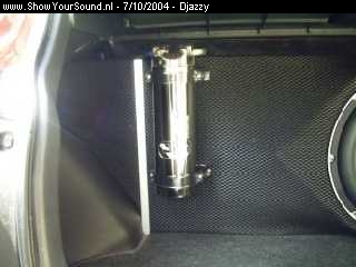showyoursound.nl - sirion  - djazzy - condens.jpg - condensator  zeker nodig in een auto  met  een accu van mini formaat 