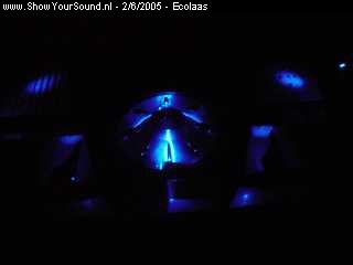 showyoursound.nl - net even anders - ecolaas - dsc04873-1.jpg - en zo ziet het eruit in het donker, met de blauwe power led`s er in.