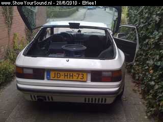 showyoursound.nl - Porsche 944 met  15 - elfiee1 - SyS_2010_6_28_14_9_44.jpg - pValt niet mee om daar een kist in te krijgen../p