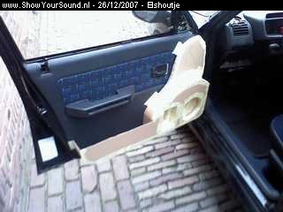 showyoursound.nl - Peugeot 205 1.4 Audio System Install - elshoutje - SyS_2007_12_26_19_56_10.jpg - phet idee was goed, deur ging nog dicht ook/p