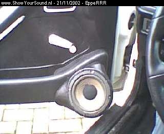 showyoursound.nl - GAS-BOOT - eppeRRR - image121_web.jpg - Hier ff een foto van de bestuurderskant, hier kun je zien hoe mooi het aansluit op de orginele deurbak