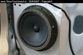 showyoursound.nl - Swift sport W7 by proline - fransaki3 - SyS_2007_9_30_10_58_30.jpg - pOriginele suzuki speaker.../p