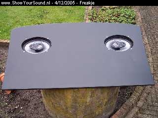 showyoursound.nl - audio freak  - freakje - 100_0739.jpg - hier hebben we de mooie hoedenplank zwart gemaakt BRaan beide kanten en de hollywood excursion x2-693 BRin de hoeden plank vast geschroef/PPBR