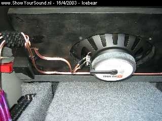 showyoursound.nl - Cold as ice! - icebear - image08.jpg - In close-up: de rearspeaker links achter.