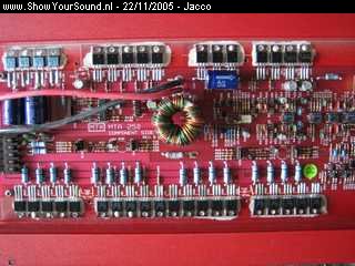 showyoursound.nl - Classic mini - Old skool MTX amps - jacco - SyS_2005_11_22_14_3_52.jpg - En de binnenkant..../PP0,5 Ohm stabiel. 2x 50W @ 4 Ohm