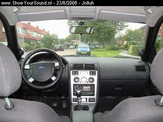 showyoursound.nl - blackmondi met audio system  - jolluh - SyS_2006_8_23_17_58_17.jpg - en zo ziet het er in de auto uitBRweet alleen nog niet of ze zwart blijven