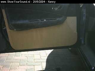 showyoursound.nl - Impact - kenny - 46n.jpg - Zoals je ziet is het paneel opgebouwd uit vlakke platen MDF(ik had het geluk met mijn auto dat de basis van deur redelijk vlak is)