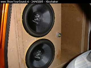 showyoursound.nl - Kove audio Demo car - klioshaker - afbeelding_312.jpg - de nieuwe woofers in de wall .BRhet begin met 2 15 inches max score 160.9 db