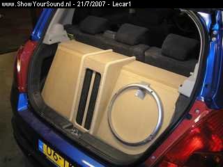 showyoursound.nl - Le Car Espl-swift met steg/audio-system - lecar1 - SyS_2007_7_21_0_2_22.jpg - pBeetje passen en meten waar de woofers moeten komen./p