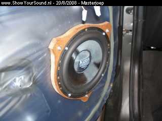 showyoursound.nl - MG ZR 160  - masterjoep - SyS_2008_8_20_21_3_59.jpg - pDe audiosystem speaker stevig op de ring/p