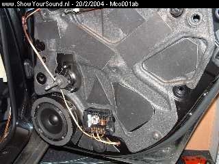 showyoursound.nl - Audi A4 2003  met RockfordFosgate audio - mco001ab - 15.jpg - Achterdeur afmontage van de Rockford composet. Hier heb ik wel besloten de crossover te monteren in de deurpaneel. Vermogen 70W RMS.