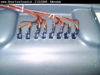 showyoursound.nl - Monos Boom ExpresS - monotek - SyS_2006_2_21_18_14_52.jpg - pffffff die zitten 4uur verder. en 16 x 3m kabel extra erbij (hadden we toch nog niet kabels :s) 