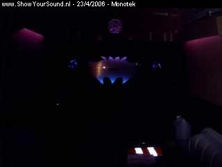 showyoursound.nl - Monos Boom ExpresS - monotek - SyS_2006_4_23_22_19_12.jpg - Zo komt het er ongeveer uit te zien (moeilijk fotograferen in donker)