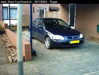 showyoursound.nl - civic under construction - roger - pcdv0001.jpg - dit is dus mij autoBRnu nog redelijk orgineel,maar komt verandering in