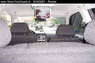 showyoursound.nl - DLS the natural sound - ronnie - ronnie_034.jpg - vanaf de achterzijde is het dakscherm (9inch) zichtbaar en in het dashboard het andere scherm (7inch)