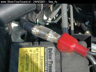 showyoursound.nl - Audio system in a 98 Honda Accord Coupe - see_fu - Battery_fuse.jpg - Helaas geen omschrijving!