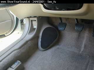 showyoursound.nl - Audio system in a 98 Honda Accord Coupe - see_fu - left_kickpanel_grill_on_far.jpg - Helaas geen omschrijving!