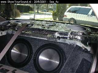 showyoursound.nl - Audio system in a 98 Honda Accord Coupe - see_fu - reardeck_stripped_dynamat_right2.jpg - Helaas geen omschrijving!