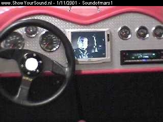 showyoursound.nl - Xtreme Car  Concept JVC demo auto - soundofmars1 - jvn03.jpg - Everything is handcrafted also the dashboard 