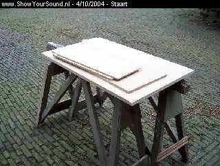 showyoursound.nl - HELIX GSI - staart - hpim2961.jpg - hier het stappeltje hout voor de nieuwe poly hoedeplank,waar de 2e set HELIX HXS636 AVANTGARDE in komt.