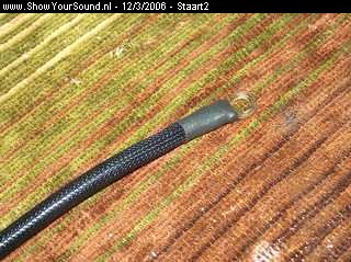 showyoursound.nl - Genesis & Micro precision - staart2 - SyS_2006_3_12_20_56_20.jpg - De maasa kabel voor de proccesor,6mm en in de snakeskin met een aangesoldeert oog afgezet met snakeskin.