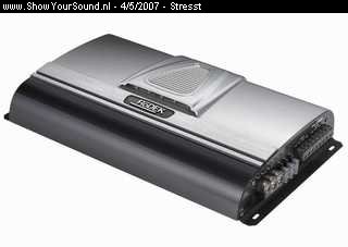 showyoursound.nl - koffer vol met basskist van bassworx + speakers en 2 versterkers - stresst - SyS_2007_5_4_12_16_24.jpg - Dit is de versterker voor de wooferkist