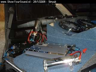 showyoursound.nl - scirocco power       16 boxen!! - struuk - SyS_2006_1_26_21_58_8.jpg - Helaas geen omschrijving!