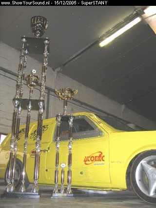 showyoursound.nl - superSTANY s DB DRAG CAR. - superSTANY - SyS_2005_12_15_10_25_49.jpg - The cups from the Eurofinal : 1 for the 2e place in Extreme 2 , 1 for Best of Show - what a surprise - what a cup/PPBR