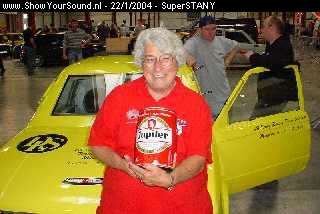 showyoursound.nl - superSTANY s DB DRAG CAR. - superSTANY - alma_jupiler.jpg - Alma and the famous Belgian Beer ...