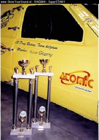 showyoursound.nl - superSTANY s DB DRAG CAR. - superSTANY - cups.jpg - Here the cups , 1 from 2e place in Extreme 2  ,  and 1 from the Installerscup : this one we did with Team ACA !!