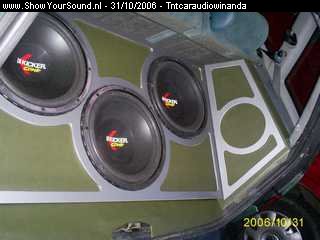 showyoursound.nl - tnt car audio goes loud, living loud alfa 145 - tntcaraudiowinanda - SyS_2006_10_31_20_10_46.jpg - rechter zijkant met 16,5 cm speakerrooster uitsparing (toekomst muziek :-) )