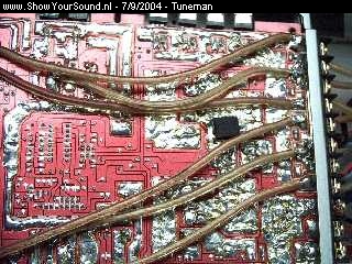 showyoursound.nl - Tunemans hobby bakkie - tuneman - vibe6.jpg - hier een wat groter en duidelijkere foto van de amp na modificatie