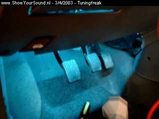 showyoursound.nl - Koffer tuning met neon van Hyundai Accent LC - tuningfreak - simg0318.jpg - De pedalen, spreekt voor zich