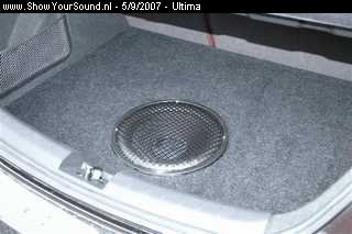 showyoursound.nl - Seat Leon 2007 - Pioneer PRS / Audio System - ultima - SyS_2007_9_5_14_19_6.jpg - pHet echte eindresultaat. Nog steeds een mooie kofferbak beschikbaar, sub beschermd met een mooi rooster en een super geluidje !/pBRp(moet alleen nog zwarte boutjes gebruiken voor het rooster...)/p