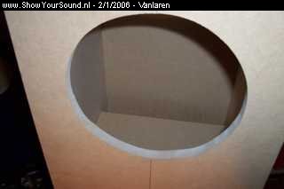 showyoursound.nl - SPL Dynamics Instal - vanlaren - SyS_2006_1_2_10_58_43.jpg - slotpoort geplaatst en gat gemaakt voor de woofer