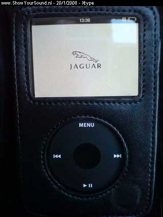 showyoursound.nl - Jaguar X-Type iPod Interface Hifonics MB Quart - xtype - SyS_2008_1_20_20_44_56.jpg - pThe iPod in Jaguar Mode! De titels zijn niet op het navigatie scherm te zien, erg jammer. De titels komen wel op het scherm van de iPod/p
